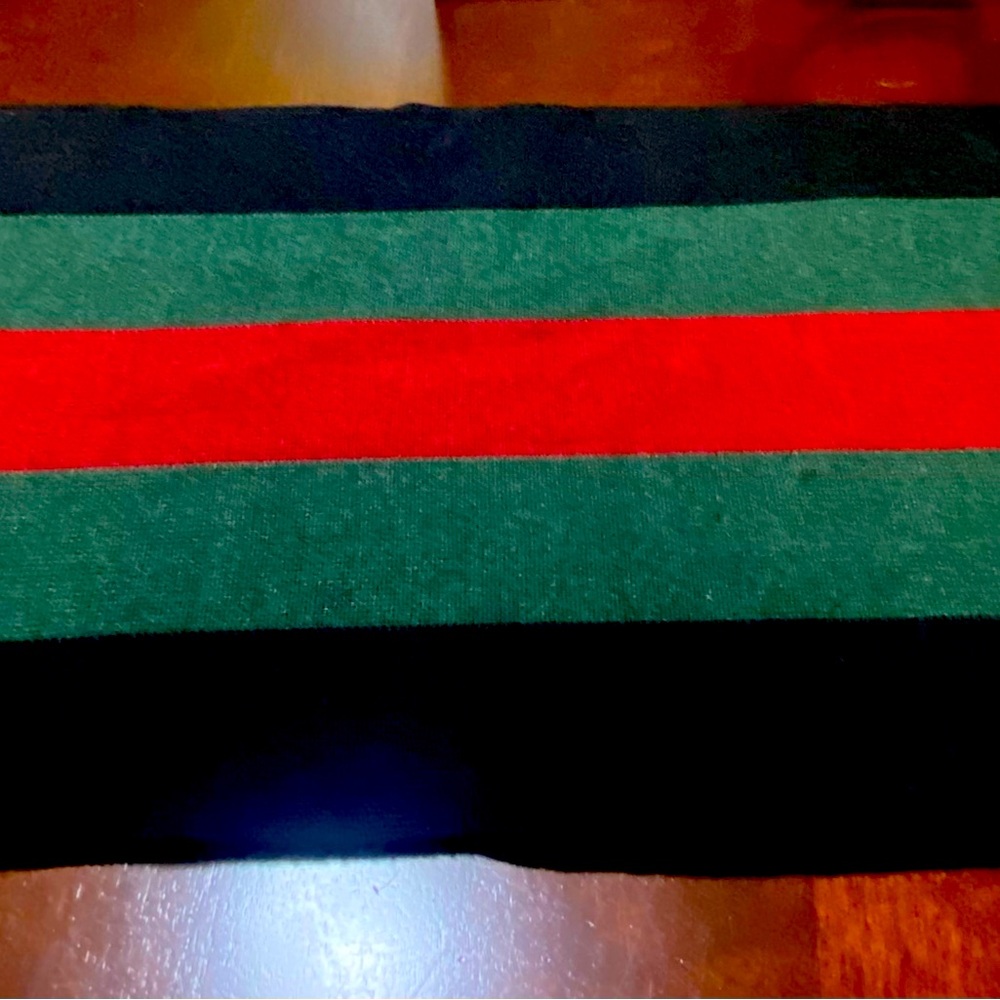Gucci scarf 70% wool  30% silk